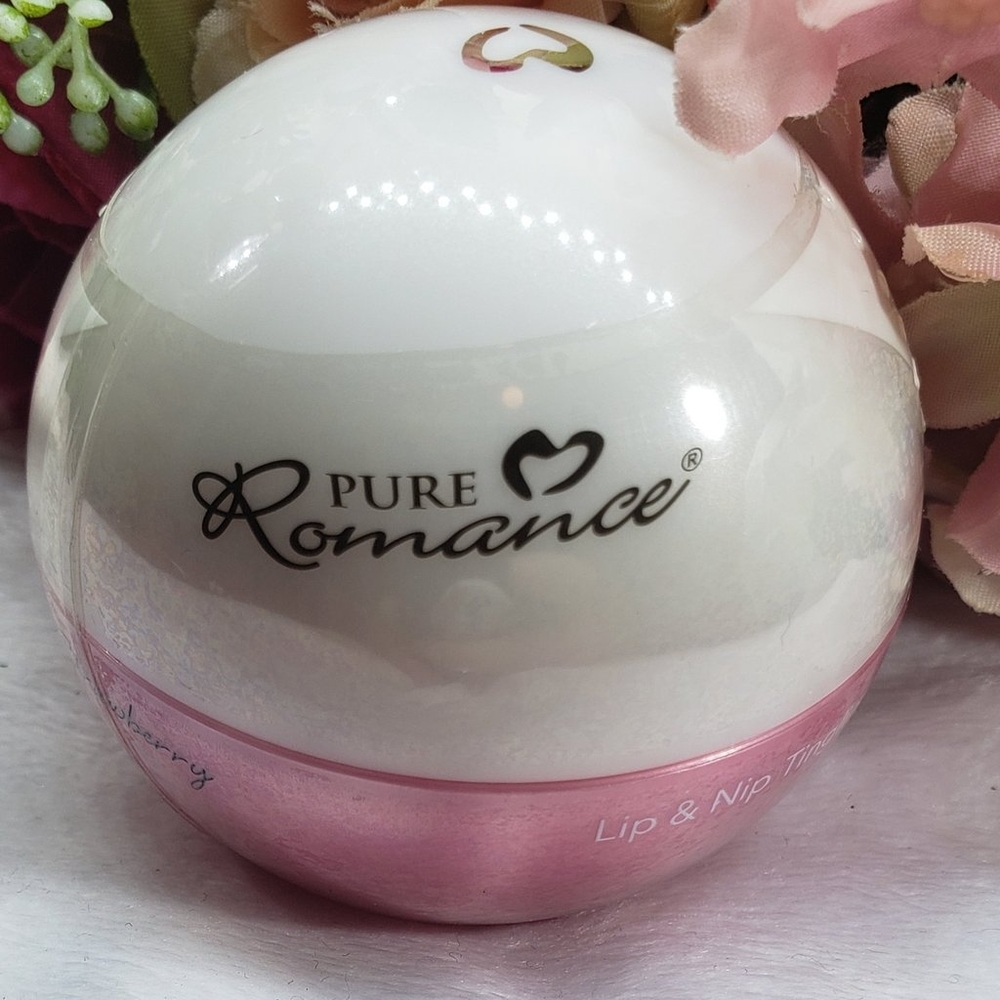 Bosom Buddy in Vanilla Cupcake flavor